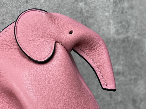 ロエベのエレファントチャーム