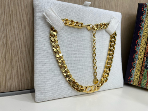 クリスチャン ディオールのPETIT CD チョーカー