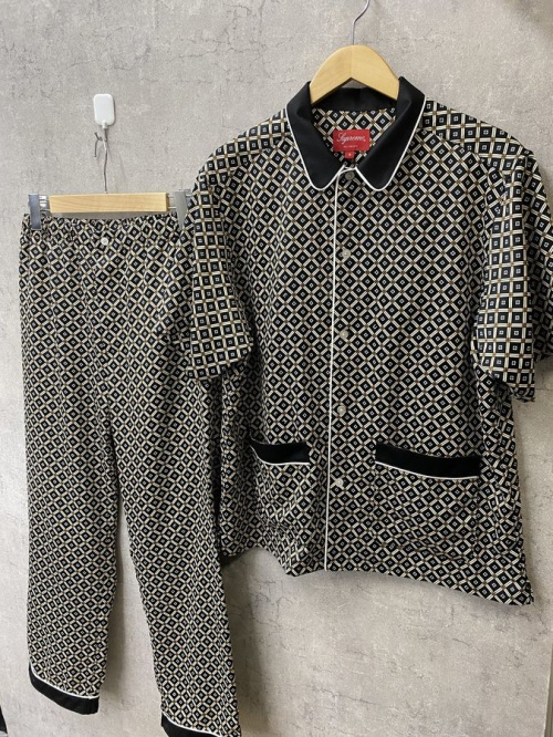 ストリートブランドのSUPREME