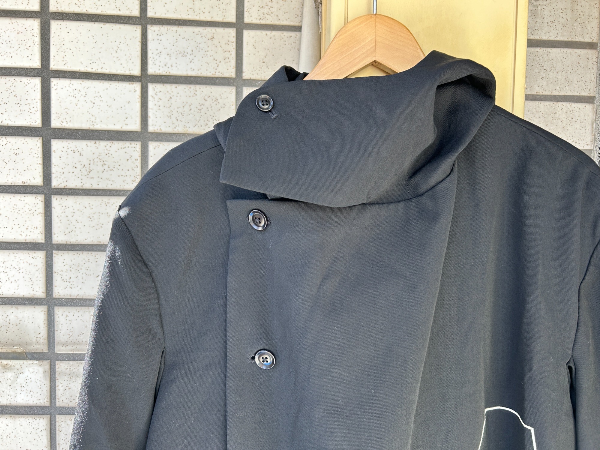 Yohji Yamamoto pour homme】刺繍ウールコート（リエ フーデッド