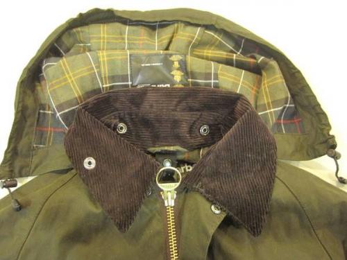 バブアーのオイルドジャケット