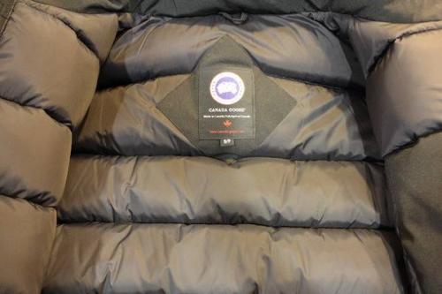 ダウンジャケットのCANADA GOOSE
