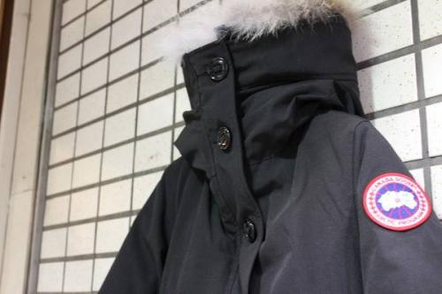 レディースのCANADA GOOSE