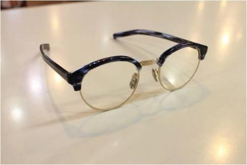 OLIVER PEOPLES　のメガネ
