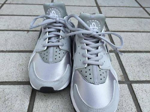 古着のスニーカー