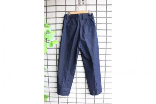 ボトムス・スカートのジーンズ