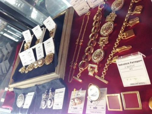 レディースのシューズ・バッグ