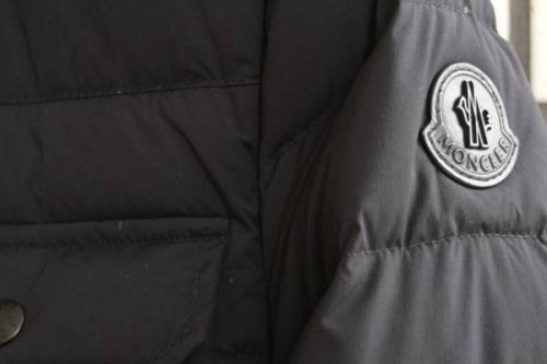 メンズのダウンジャケット