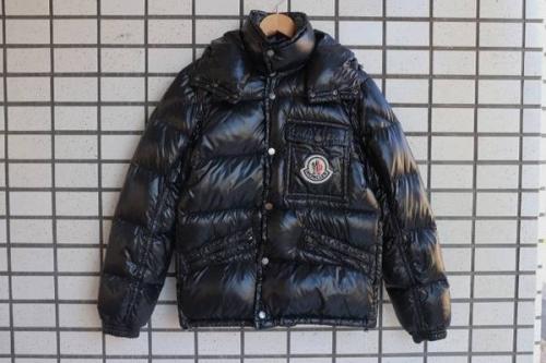 ダウンジャケットのモンクレール