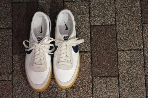 スニーカーのナイキ