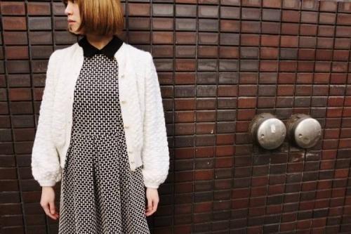 トップスのカーディガン