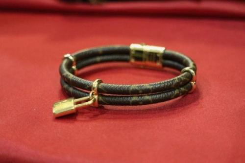 アクセサリー・小物のバングル