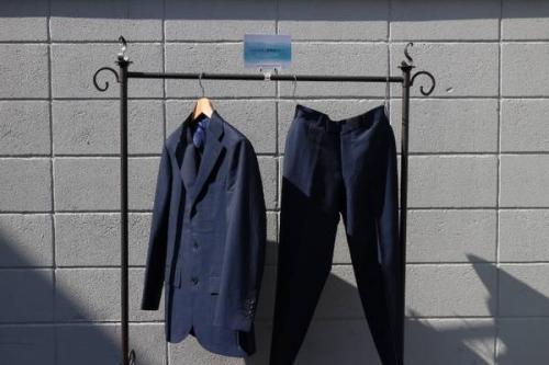 スーツのタキザワ シゲル