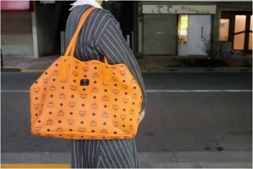 レディースのトートバッグ