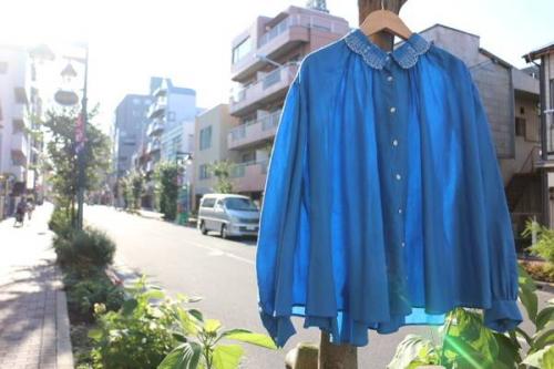 トップスのシャツ・ブラウス