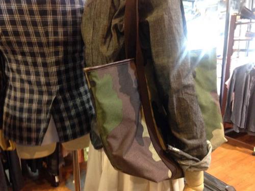 エルベシャプリエの舟形トート