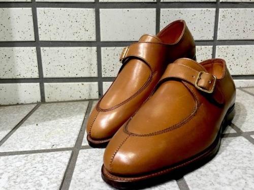 JOHN LOBBのレザーシューズ