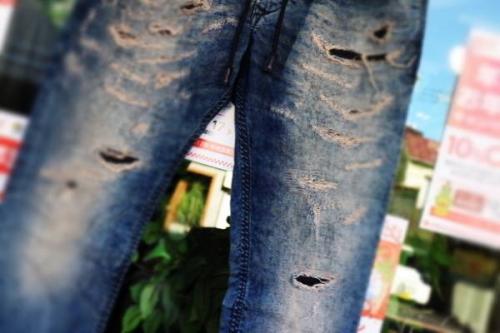 DIESELのジョグジーンズ