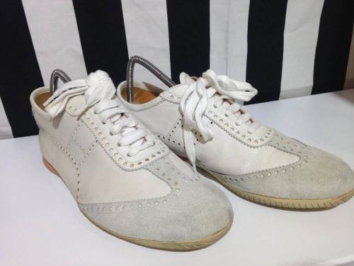 レザーのスニーカー