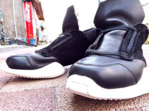 adidasのアディダス