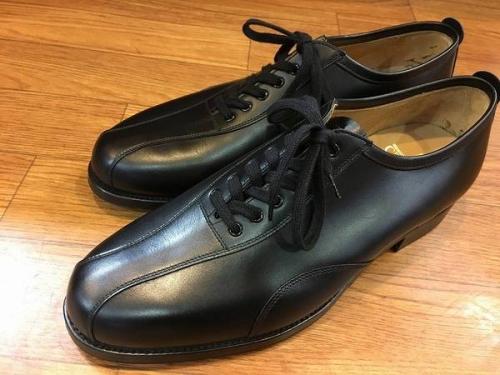 クロケットジョーンズの革靴