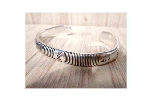 バングルのナバホ