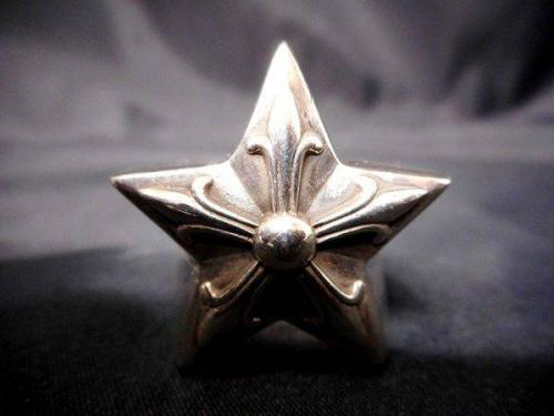 アクセサリーのクロムハーツ