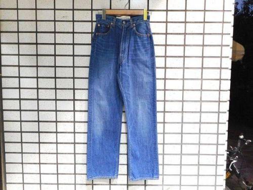 シンゾーンのハイウエストデニム