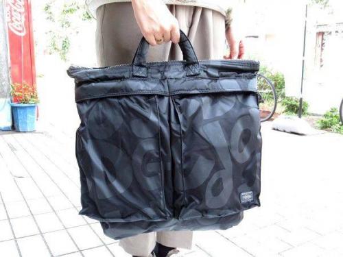 ギャルソンのポーター