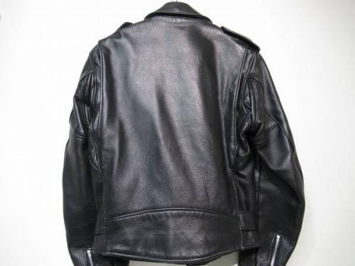 レザーのライダース