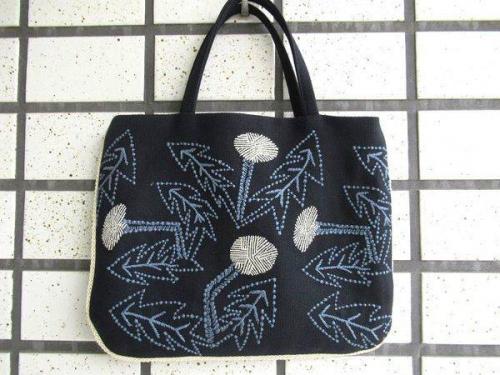 ブラウスのバッグ