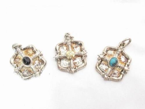 アクセサリーの腕時計