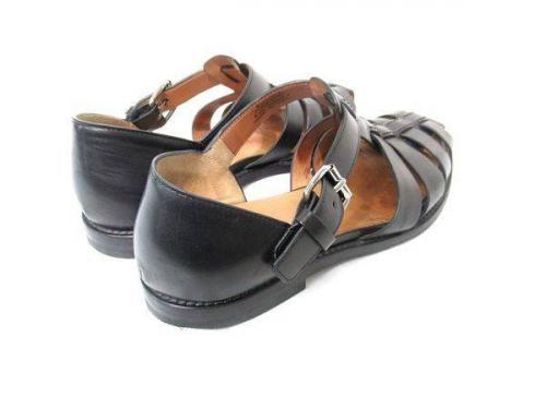 ﾚｻﾞｰｻﾝﾀﾞﾙのグルカサンダル