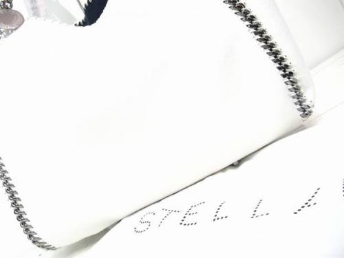 インポートブランドのキャリアファッション