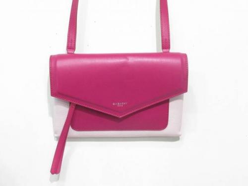 GIVENCHYのジバンシィ