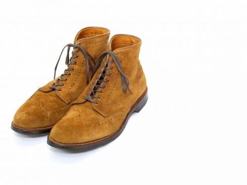 ジャラン スリウァヤの革靴