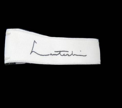 買取入荷のキャリアファッション