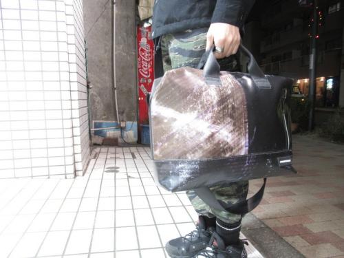 メッセンジャーバッグ