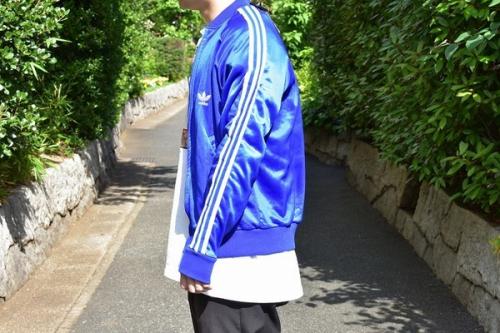 adidasのアディダス