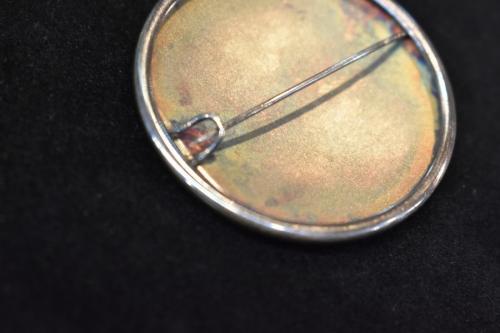 シルバーブローチの希少アイテム