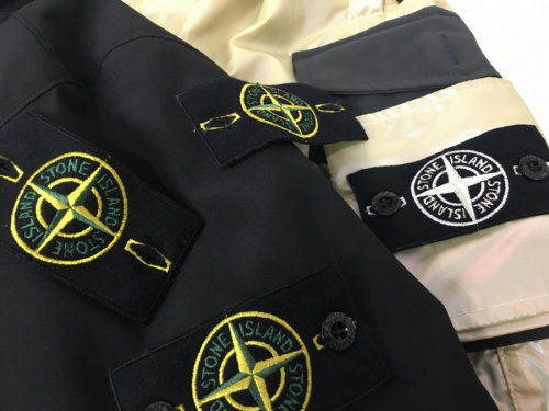 インポートブランドのSTONE ISLAND