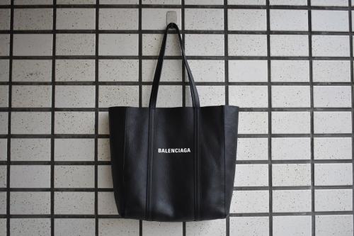 BALENCIAGAのバレンシアガ