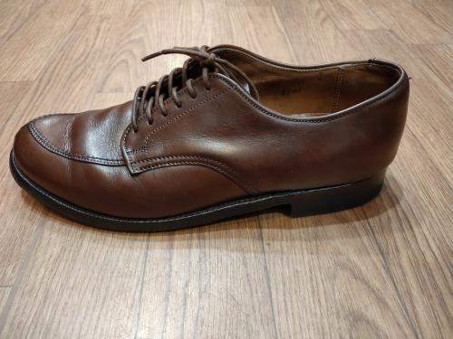 オールデンのVチップシューズ