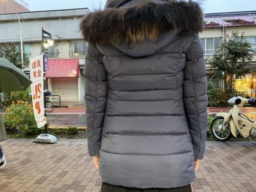 タトラスのダウンジャケット