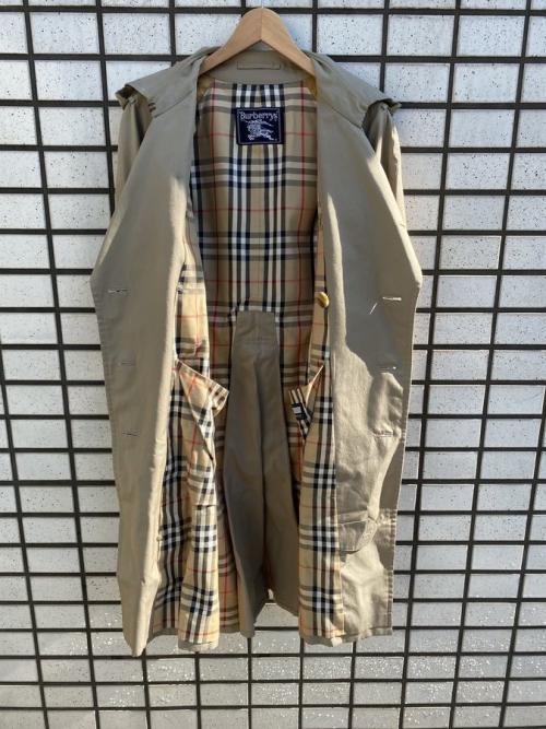 トレンチコートのトレンチコート