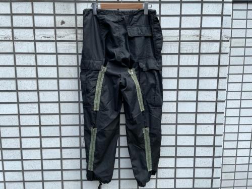 再構築スノーパンツの古着