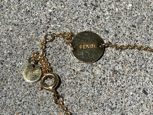 フェンディのエフイズフェンディブレスレット