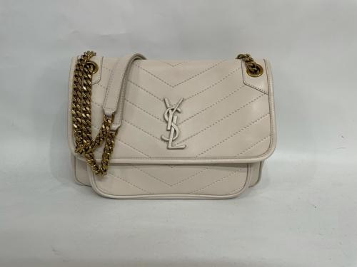 Saint Laurent Parisのサンローランパリ