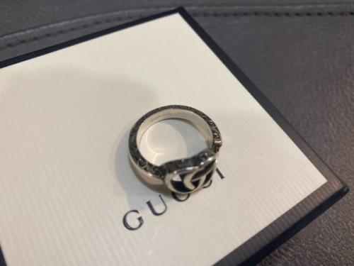グッチのアラベスクダブルGリング
