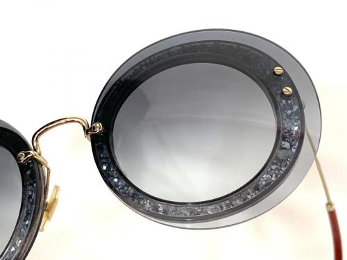 ミュウミュウのサングラス